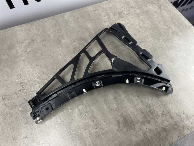 Кріплення переднього бампера (ліве) - Porsche Cayenne (92A) 95850517750