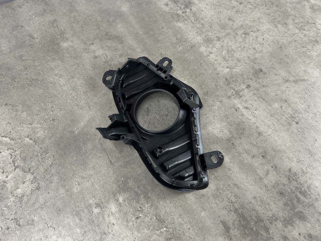 Решітка в бампер (ліва) - TOYOTA RAV 4 (XA50) 52128-42190