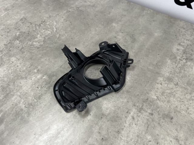 Решітка в бампер (ліва) - TOYOTA RAV 4 (XA50) 52128-42190