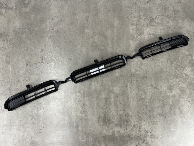 Решітка в бампер (нижня) - TOYOTA RAV 4 III (XA30) 5311342060