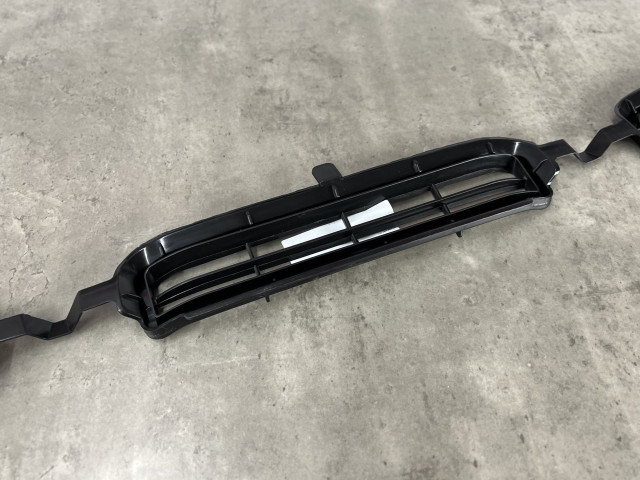 Решітка в бампер (нижня) - TOYOTA RAV 4 III (XA30) 5311342060