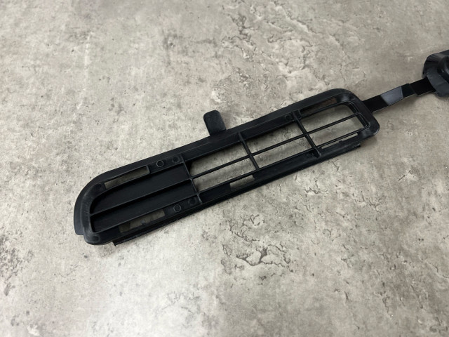 Решітка в бампер (нижня) - TOYOTA RAV 4 III (XA30) 5311342060