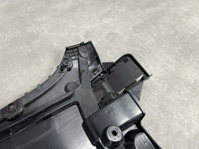 Кріплення заднього бампера (права сторона) - BMW 5 (G30) 51127387300