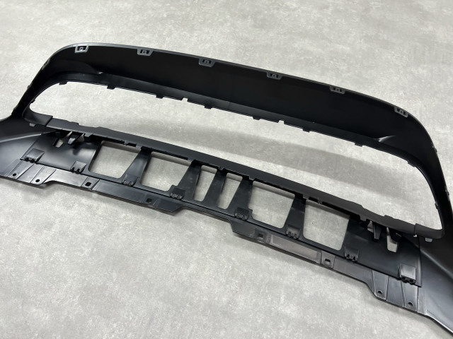 Личкування переднього бампера (без отвору під камеру) - BMW X1 (F48/F49) 51117419730