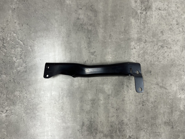 Поперечена пер.бампера (права) - BMW 5 (G30/G31) 51117368480
