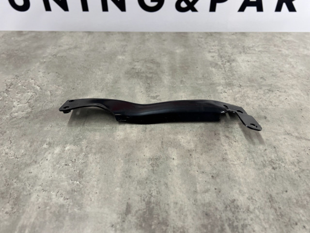 Поперечена пер.бампера (права) - BMW 5 (G30/G31) 51117368480