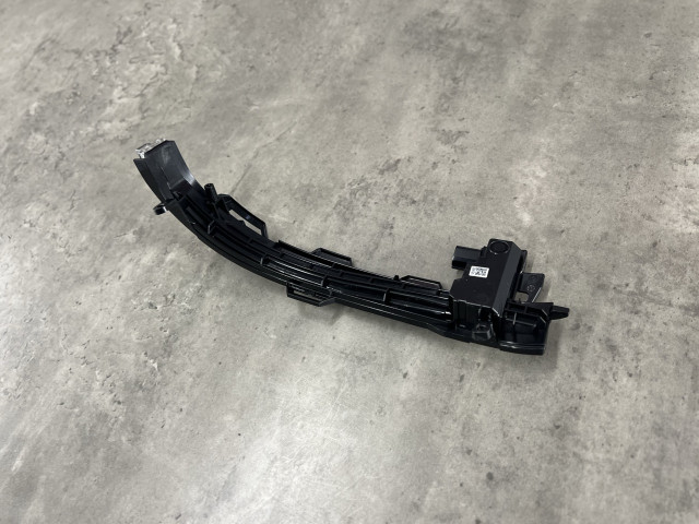 Повторювач повороту (лівий) - BMW X5 (F15) 63137291217