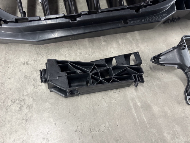 Жалюзі (без моторчиком, з нічним баченням) - BMW X5 (G05) 51749465528