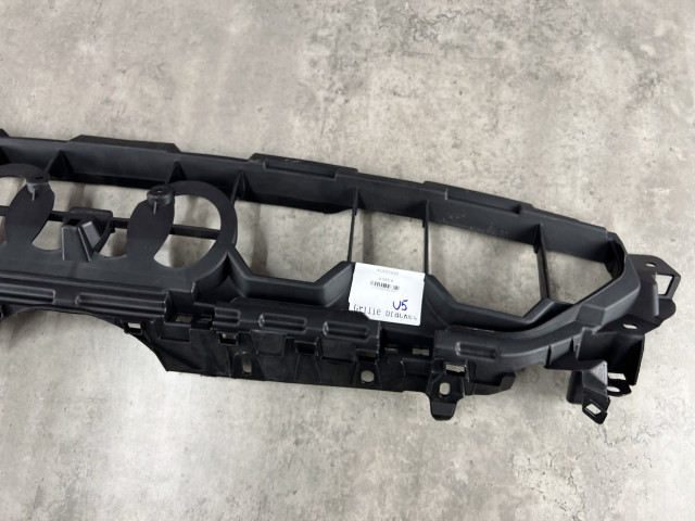 Замикаюча панель (рест.) - AUDI A5 (F5) 8W6807233D