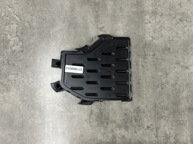 Решітка в бампер (права) - BMW X5 (G05) 51118069214