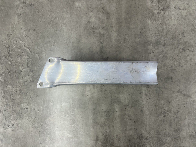 Кронштейн підсилювача пер.бампера (лівий) - BMW X1 (F48) 51117406385