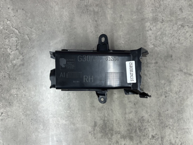 Повітрохід (правий) - BMW 5 (G30/G31) 51747383852