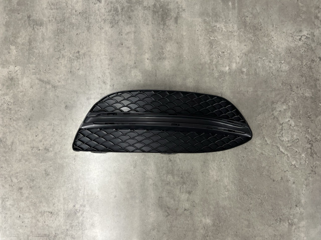 Кришка протитуманної фари (права) - AMG - Mercedes Benz (C-Class W205) 2014-2018 (A2058851223)