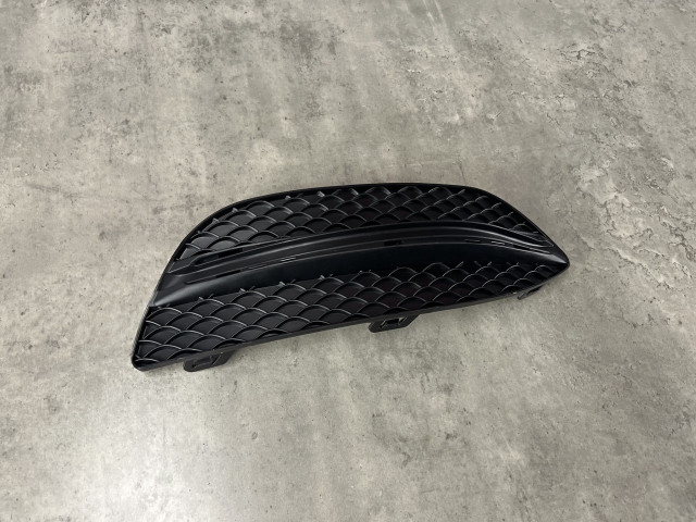 Кришка протитуманної фари (права) - AMG - Mercedes Benz (C-Class W205) 2014-2018 (A2058851223)