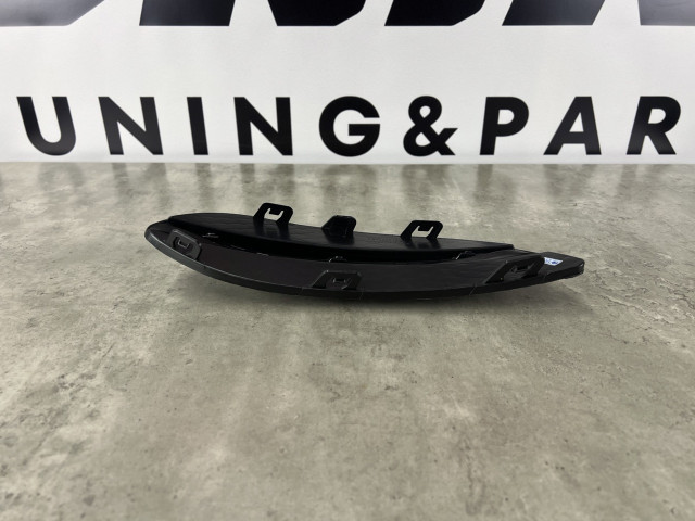 Кришка протитуманної фари (права) - AMG - Mercedes Benz (C-Class W205) 2014-2018 (A2058851223)