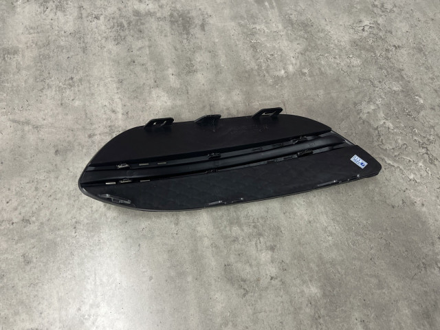 Кришка протитуманної фари (права) - AMG - Mercedes Benz (C-Class W205) 2014-2018 (A2058851223)