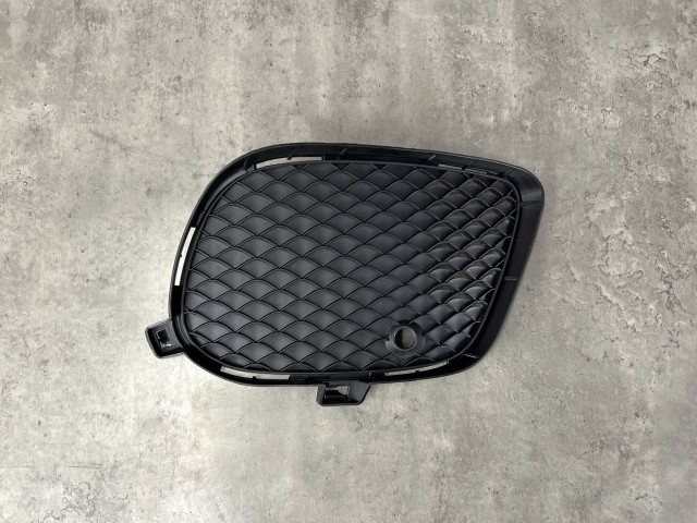 Решітка протитуманної фари (права) - AMG - Mercedes Benz (GLE-Class C292) 2015-2019 (A2928855422)