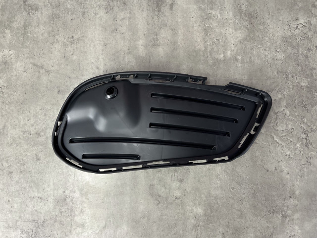 Рамка протитуманної фари (права) - AMG - Mercedes Benz (C-Class W205) 2014-2018 (A2058854123)