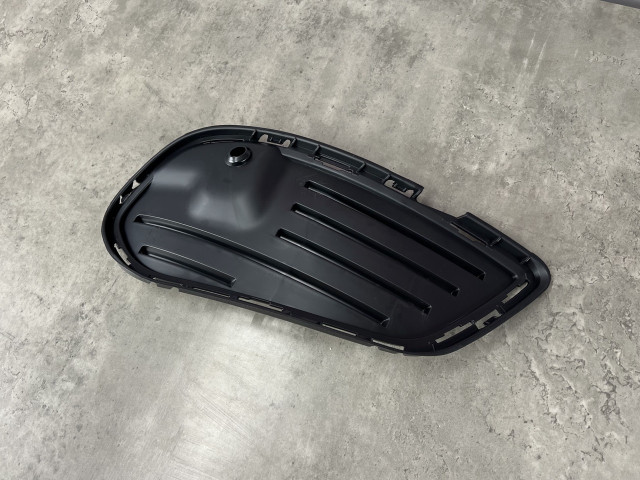 Рамка протитуманної фари (права) - AMG - Mercedes Benz (C-Class W205) 2014-2018 (A2058854123)