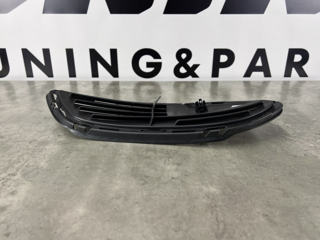 Рамка протитуманної фари (права) - AMG - Mercedes Benz (C-Class W205) 2014-2018 (A2058854123)