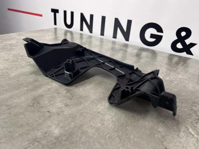 Кронштейн вихлопної труби (правий) - AMG - Mercedes Benz (E-Class W213) 2016-2021 (A2138854001)