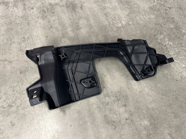 Кронштейн вихлопної труби (правий) - AMG - Mercedes Benz (E-Class W213) 2016-2021 (A2138854001)