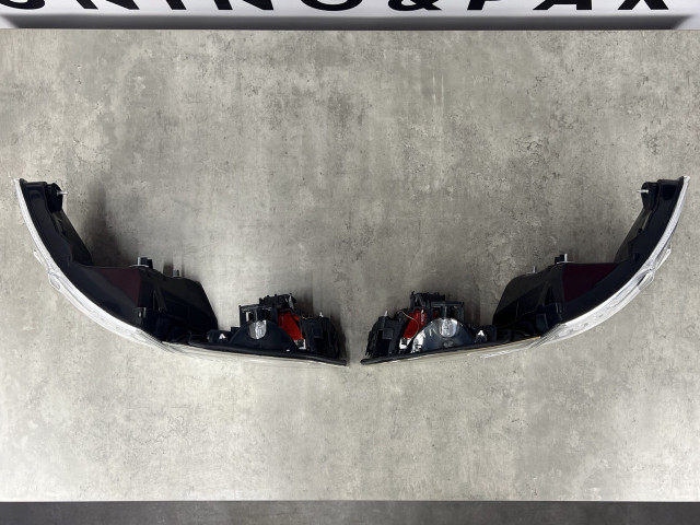 Комплект задніх ліхтарів (білі) - BMW 5 (F10)