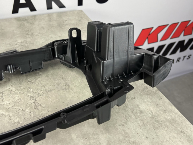 Кронштейн радіатора (рест.) - AUDI Q3 (8U) 2014-2018 (8U0853692)