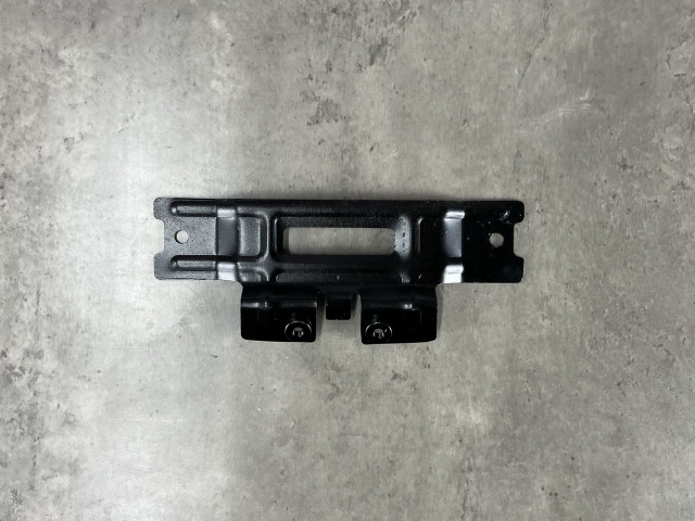 Кронштейн екрану моторного відсіку - BMW X5 (G05) 51648494257