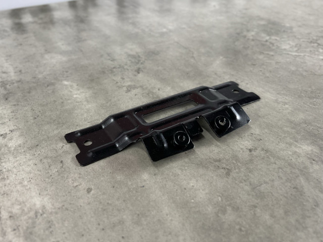 Кронштейн екрану моторного відсіку - BMW X5 (G05) 51648494257