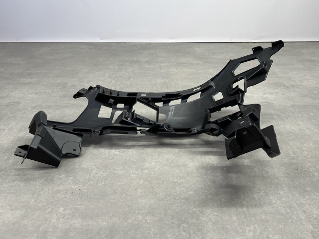 Кріплення пер.бампера (праве) - AMG - Mercedes Benz (E-Class W213) 2016-2021 (A2138852400)
