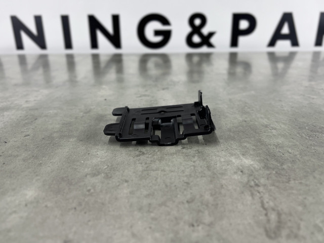 Кронштейн переднього бампера - Mercedes Benz (E-Class W213) 2016-2021 (A2138850400)