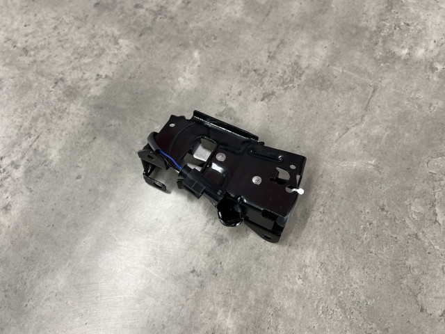 Замок капота (лівий) - BMW X1 (F48/F49) 51237431369