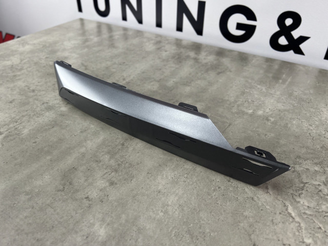 Нижній кнронштейн фари (правий) рест. - BMW 5 (G30/G31) 63119879644