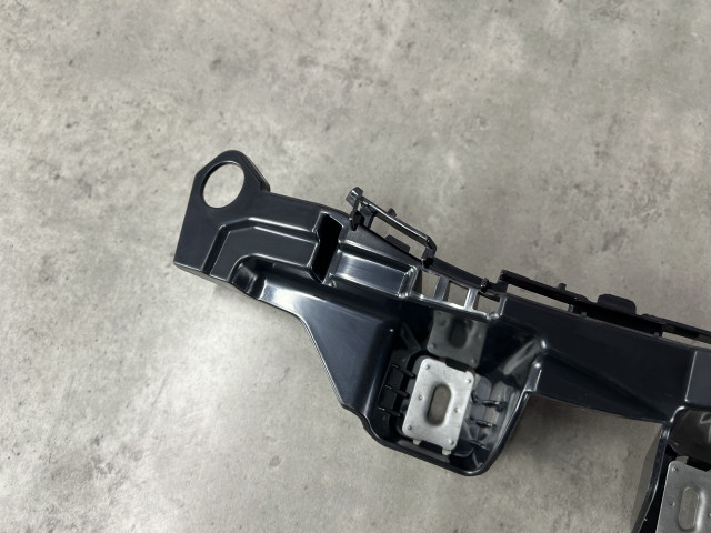 Кріплення заднього бампера (праве) - Mercedes Benz (C-Class W205) 2014-2018 (A2058850465)