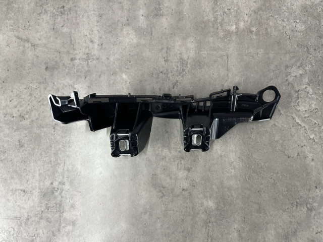 Кріплення заднього бампера (праве) - Mercedes Benz (C-Class W205) 2014-2018 (A2058850465)
