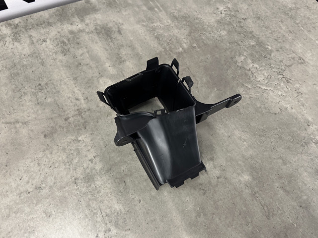 Повітряний дефлектор (лівий) - BMW X5/X6/X7 (G05/G06/G07) 51747421685