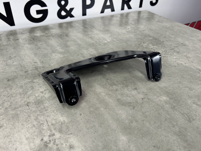 Кріплення крила (праве) - BMW X5 (G05) 41007492370