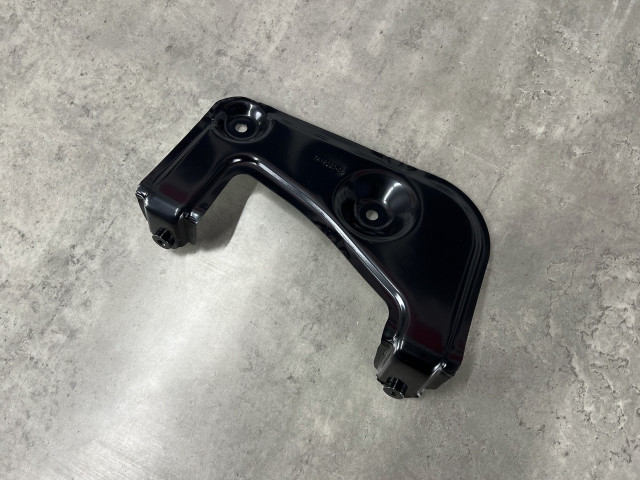 Кріплення крила (праве) - BMW X5 (G05) 41007492370