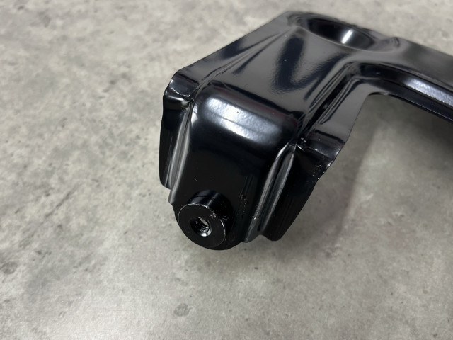 Кріплення крила (праве) - BMW X5 (G05) 41007492370