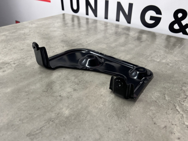 Кріплення крила (праве) - BMW X5 (G05) 41007492370