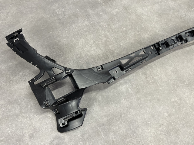 Кронштейн переднього бамперу - AMG - Mercedes Benz (GLE-Class C292) 2015-2019 (A2928850500 / A1668854265)