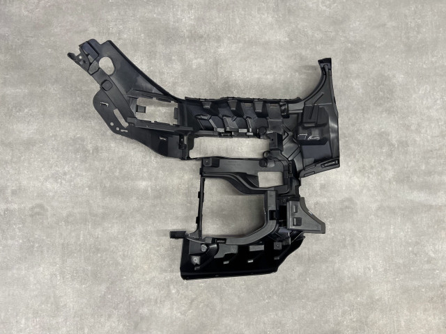 Кріплення протитуманної фари (ліве) - BMW X5 (G05) 51118069227