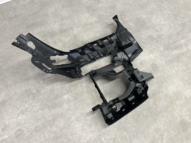 Кріплення протитуманної фари (ліве) - BMW X5 (G05) 51118069227