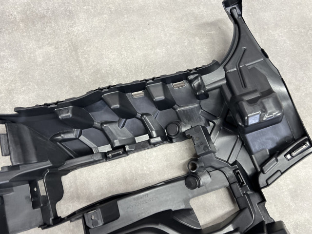 Кріплення протитуманної фари (ліве) - BMW X5 (G05) 51118069227