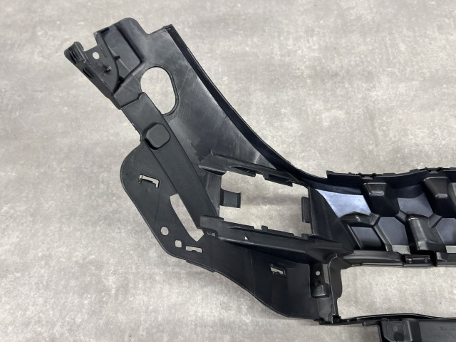 Кріплення протитуманної фари (ліве) - BMW X5 (G05) 51118069227