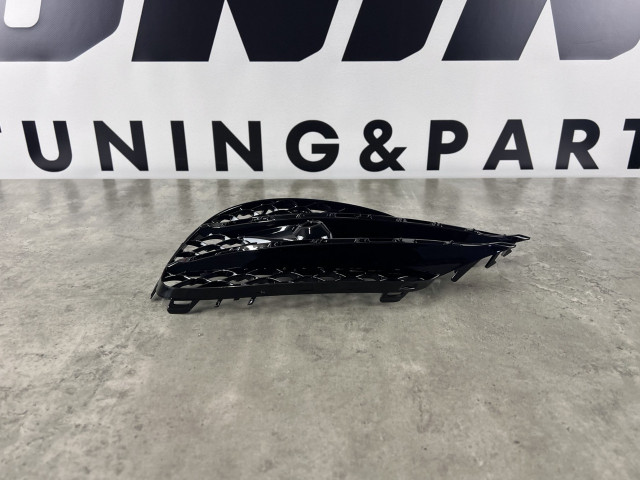 Решітка протитуманної фари (права) рест. - Mercedes Benz (S-Class W222) 2017-2020 (A2228857300)