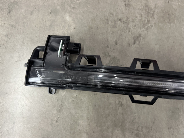 Повторювач повороту (лівий) - BMW X3/X4/X5 (G01/G02/G05) 63137441439