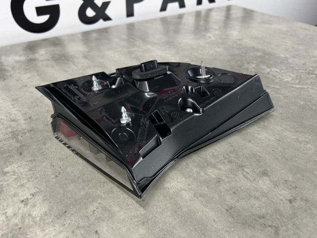 Задній ліхтар (правий, внутрішній) - Tesla Model 3 (2021) 1502089-00-B