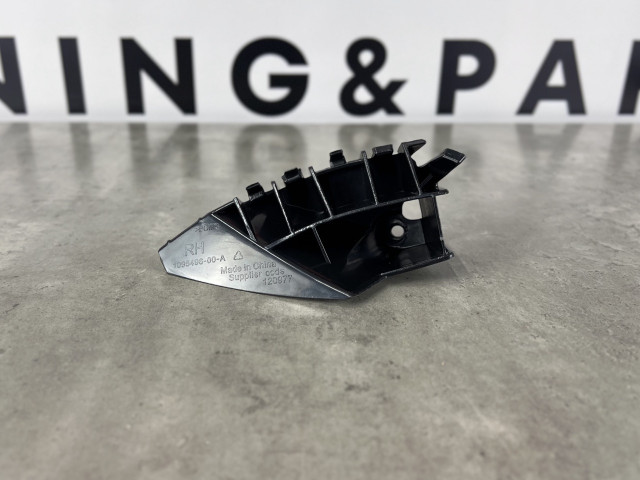Кронштейн переднього бампера (правий) - Tesla Model S - 1095496-00-A